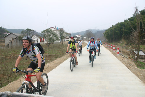 Four Aspects You Should Notice when Traveling around by Bicycle in Beijing