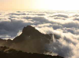 Top Five Most Popular Mountains to Appreciate the Clouds in China